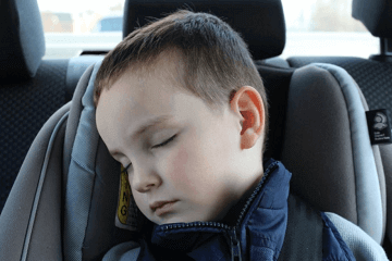 伍佰演唱會輪不到自己開口，尷尬插兜，伍佰名字打分，解析