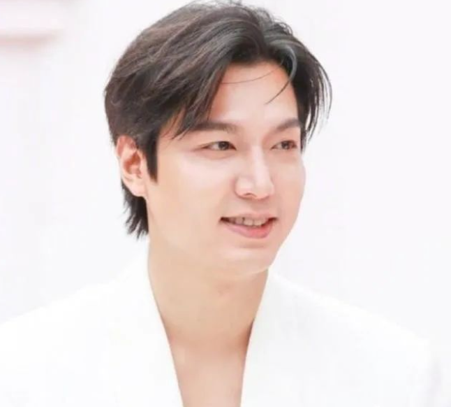 李敏鎬腫了，臉頰胖疑似整容后遺癥？李敏鎬名字打分，解析