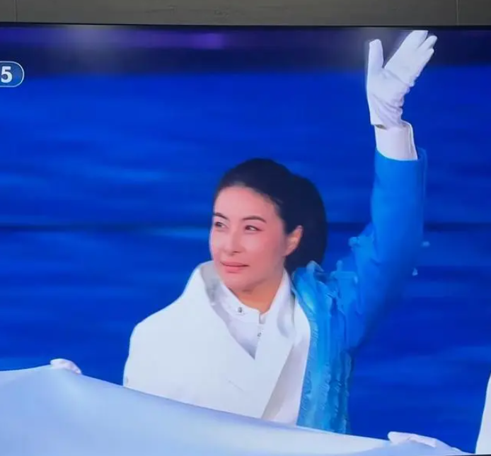 郭晶晶亞運會驚艷亮相，郭晶晶名字打分，解析