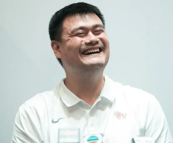 姚明贏球后笑了，姚明名字打分，解析