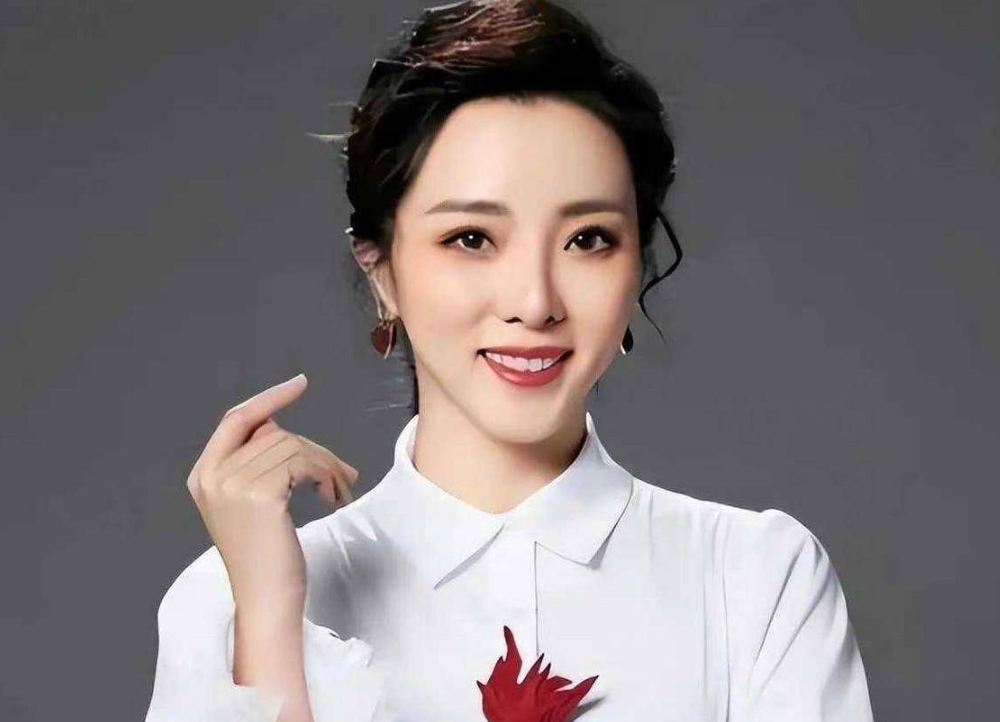 李思思從央視離職，李思思名字打分，解析