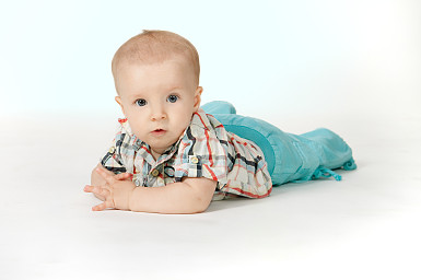 姓李的男孩起名字99分，照著抄都不會錯！