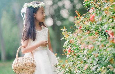 女孩起名丨溫暖陽光，美麗大方的女孩名字
