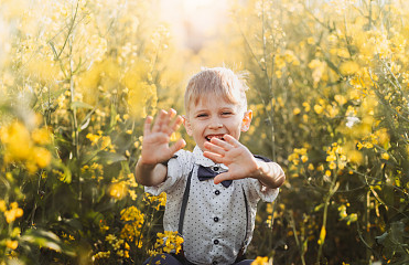 男孩起名丨出類拔萃的男寶寶高分名字，千金難買的男孩好名字