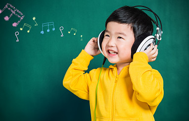 男孩取名：有出息的男寶寶起名，寓意大富大貴的男孩名字