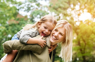 八字火旺缺金怎么起名(五行缺金的人應該起什么名字)