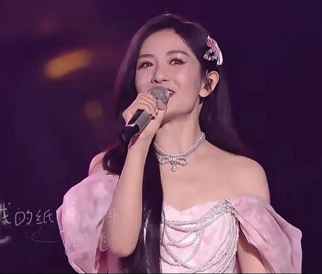 謝娜跨年夜情緒失控淚崩，謝娜名字打分，解析