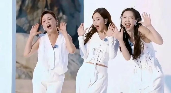 侯佩岑姓名測試打分，解析